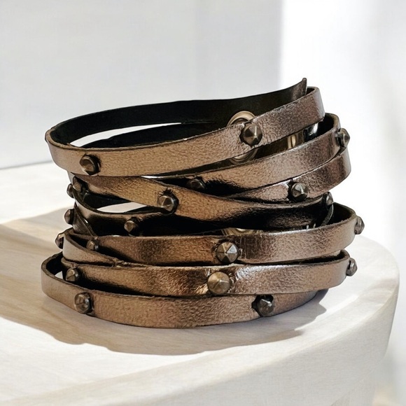 Jewelry - Studded Leather Bracelet Sark Silver Snap Closure